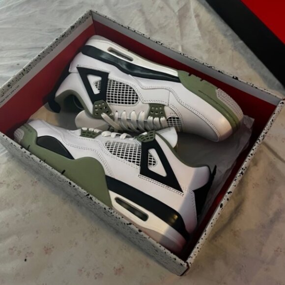 New Air Jordan 4 Retro Seafoam